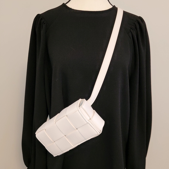 New White/Ivory Woven Belt Bag Up To 43 Inches Or Crossbody - Picture 6 of 7